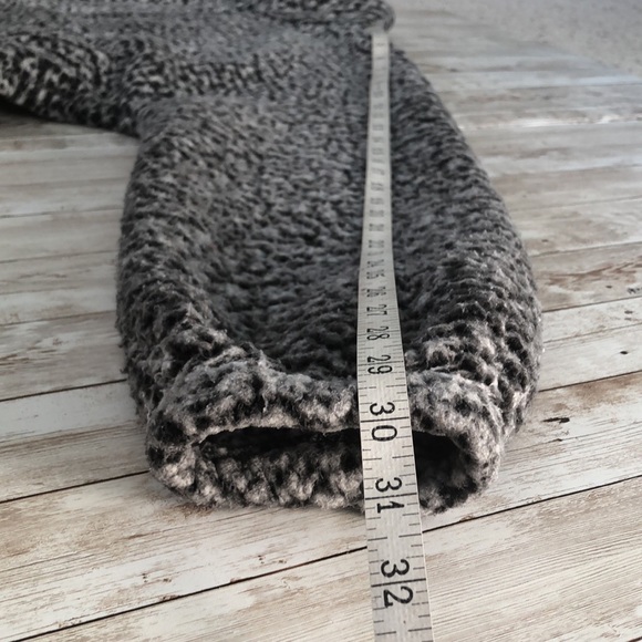 “Express” One Eleven, Black/grey Sherpa, cropped zip front jacket, junior sz L - Picture 8 of 11